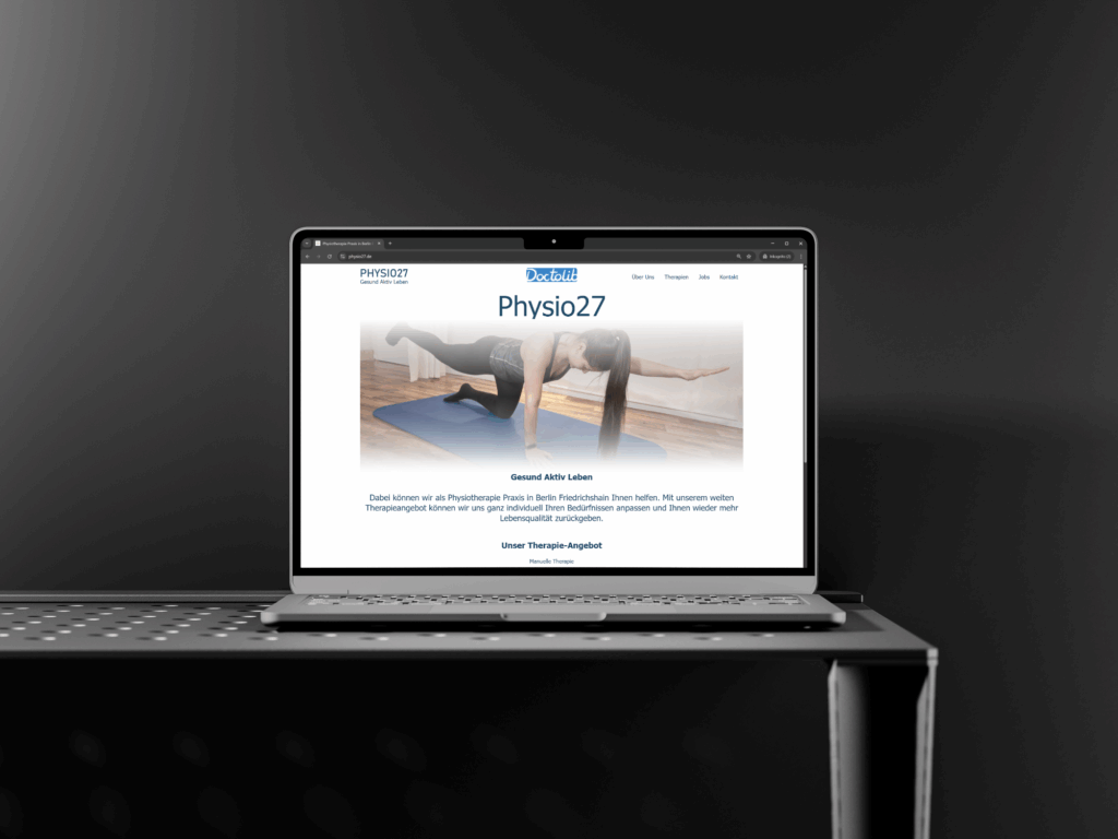 iMac_on_Table_Mockup_2